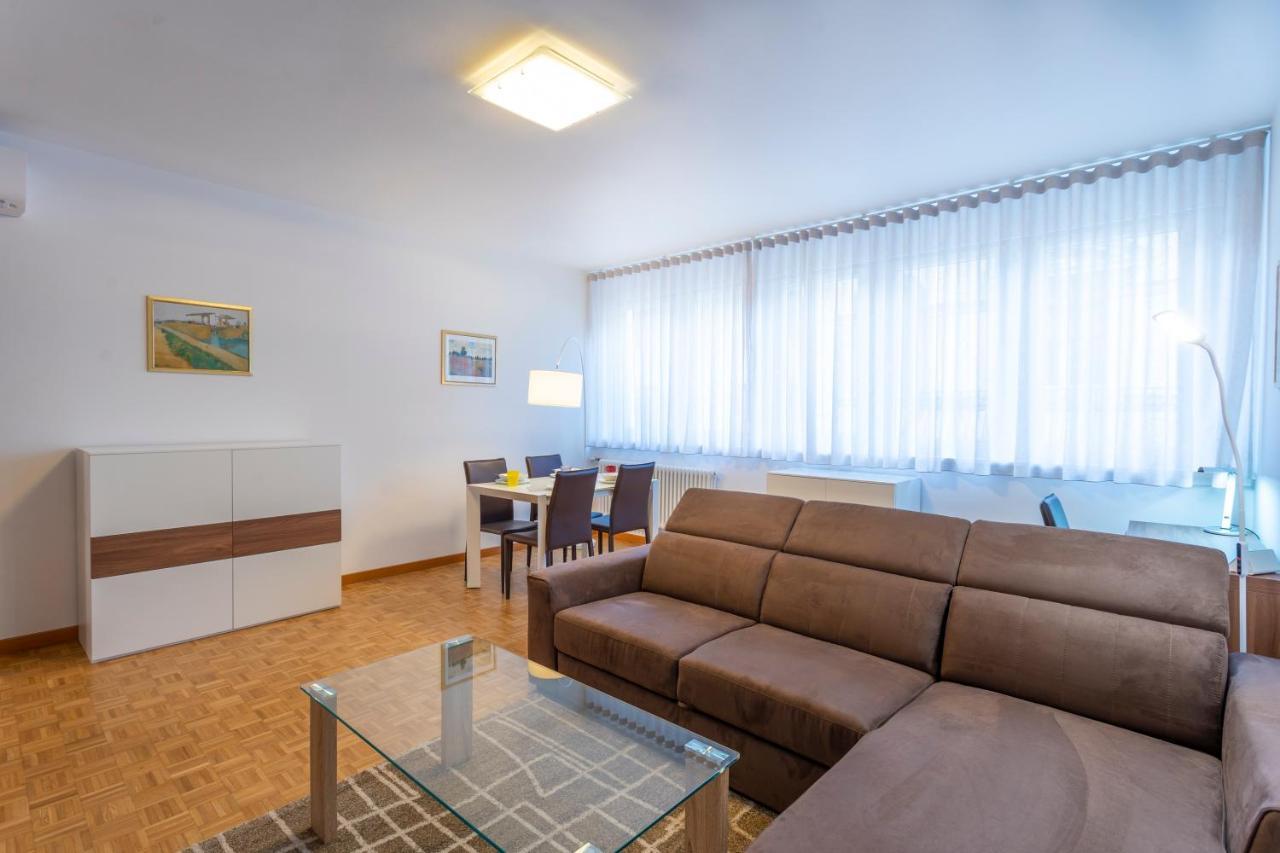 Udine Palazzo D'Aronco Modern Apartment エクステリア 写真
