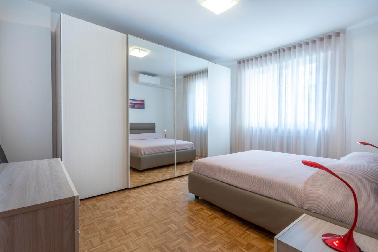 Udine Palazzo D'Aronco Modern Apartment エクステリア 写真